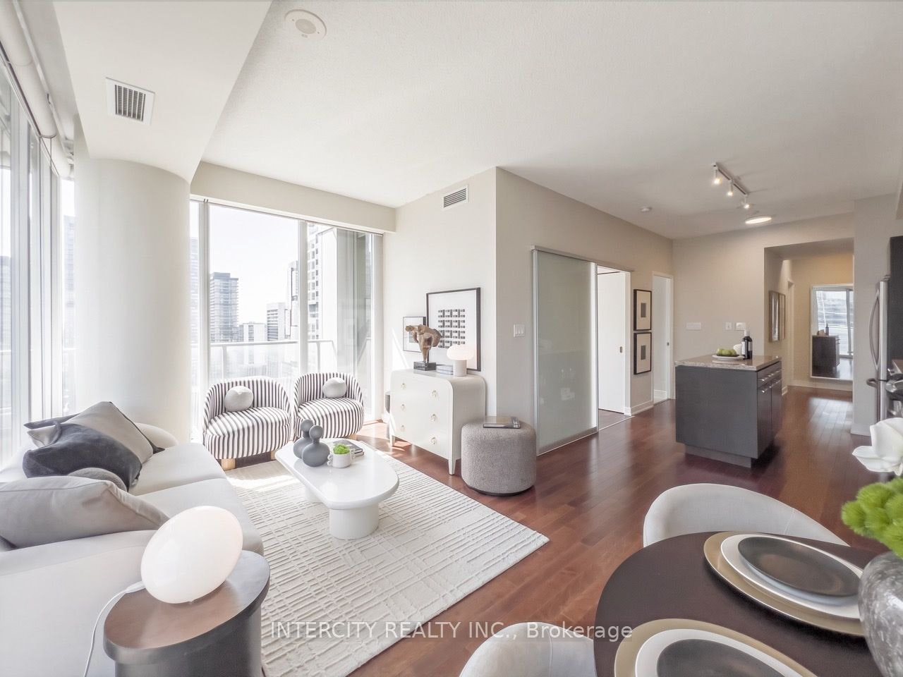 2503-126 Simcoe Street, Toronto, ON, M5H 4E6