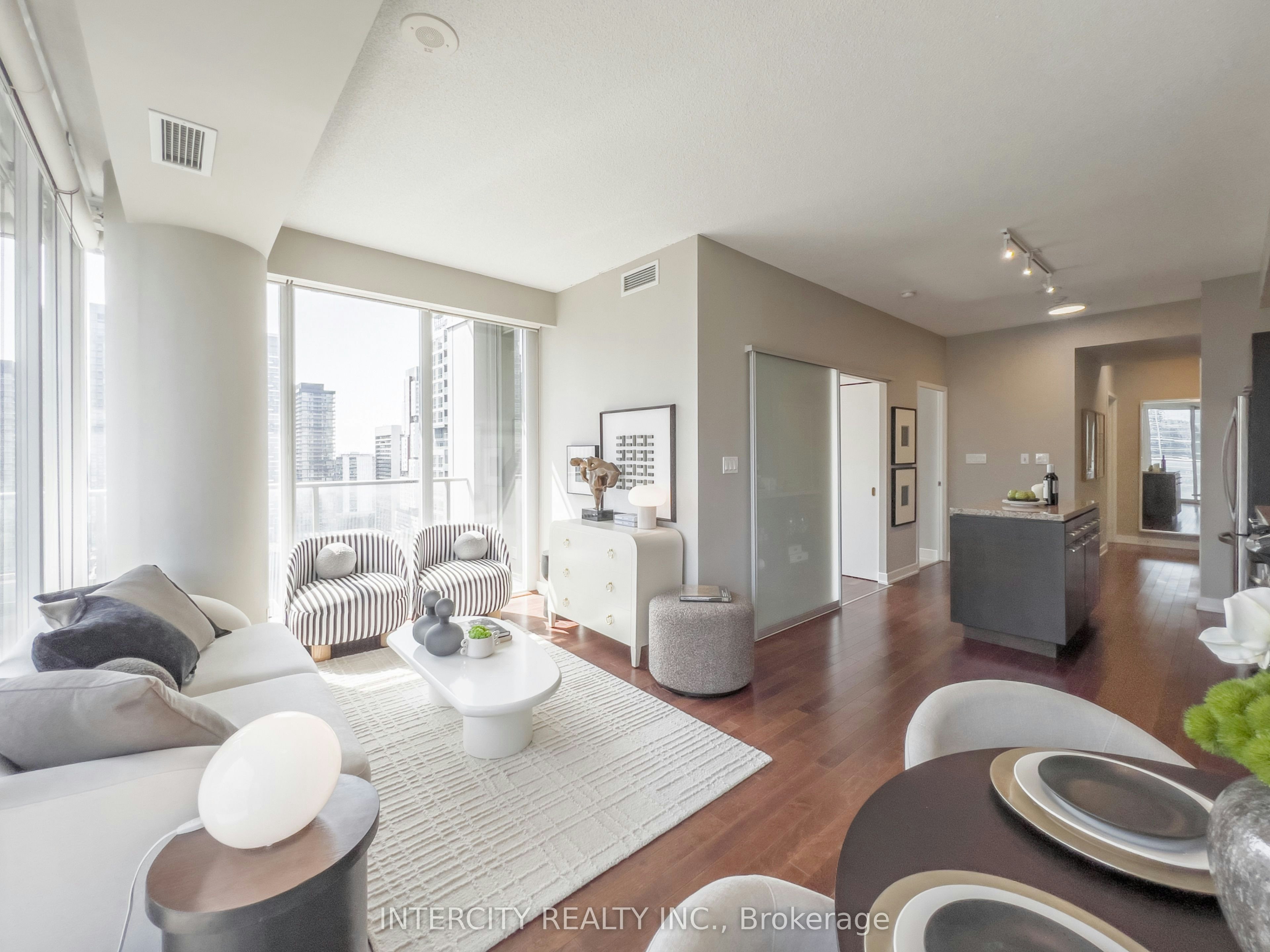 2503-126 Simcoe Street, Toronto, ON, M5H 4E6