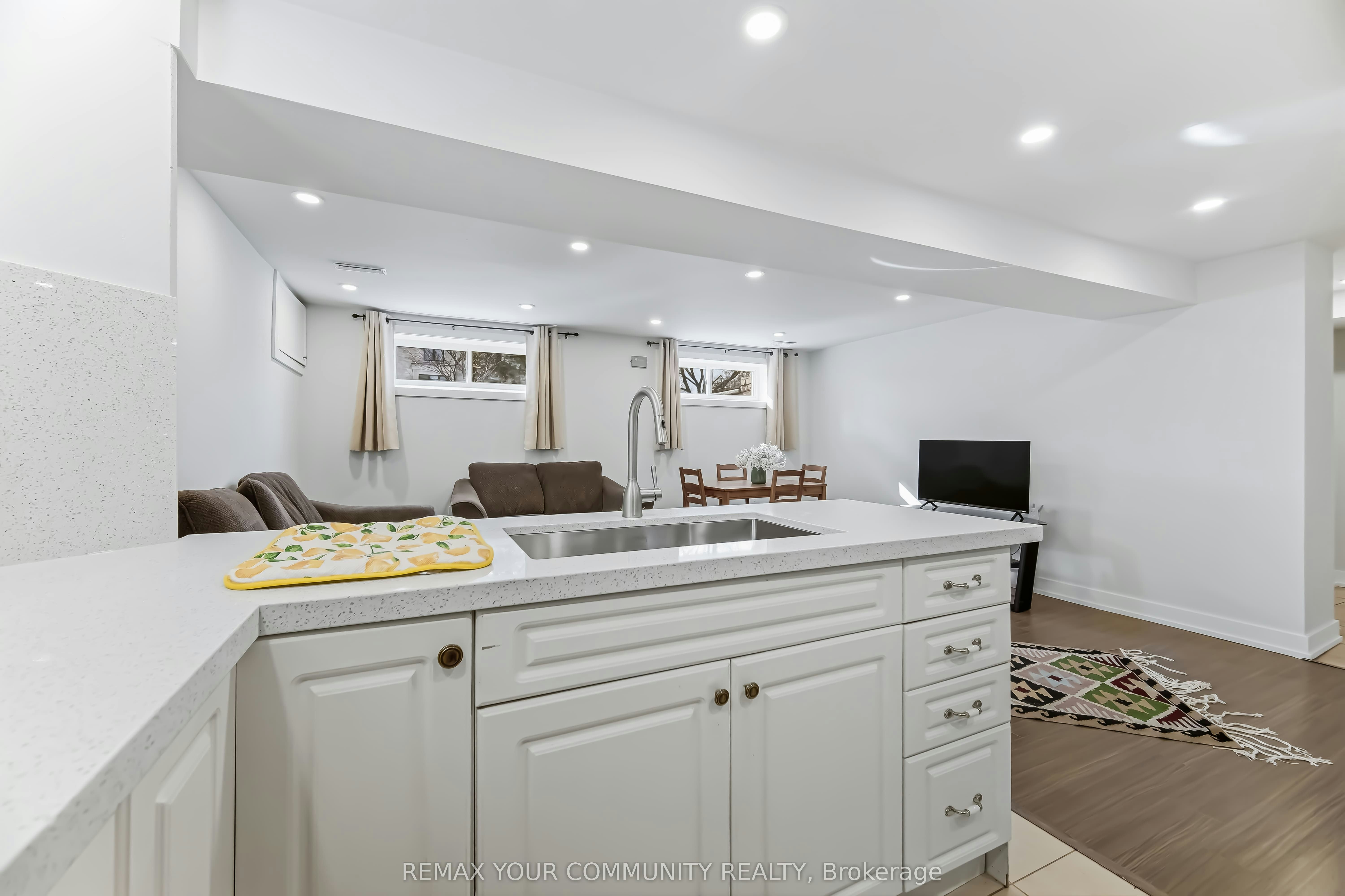 Lower-200 Goulding Avenue N, Toronto, ON, M2R 2P4 - 6