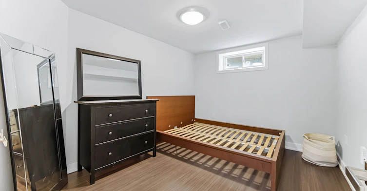 Lower-200 Goulding Avenue N, Toronto, ON, M2R 2P4 - 2