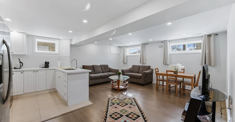 Lower-200 Goulding Avenue N, Toronto, ON, M2R 2P4