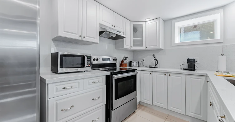 Lower-200 Goulding Avenue N, Toronto, ON, M2R 2P4 - 5