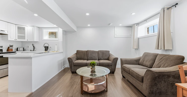 Lower-200 Goulding Avenue N, Toronto, ON, M2R 2P4 - 8