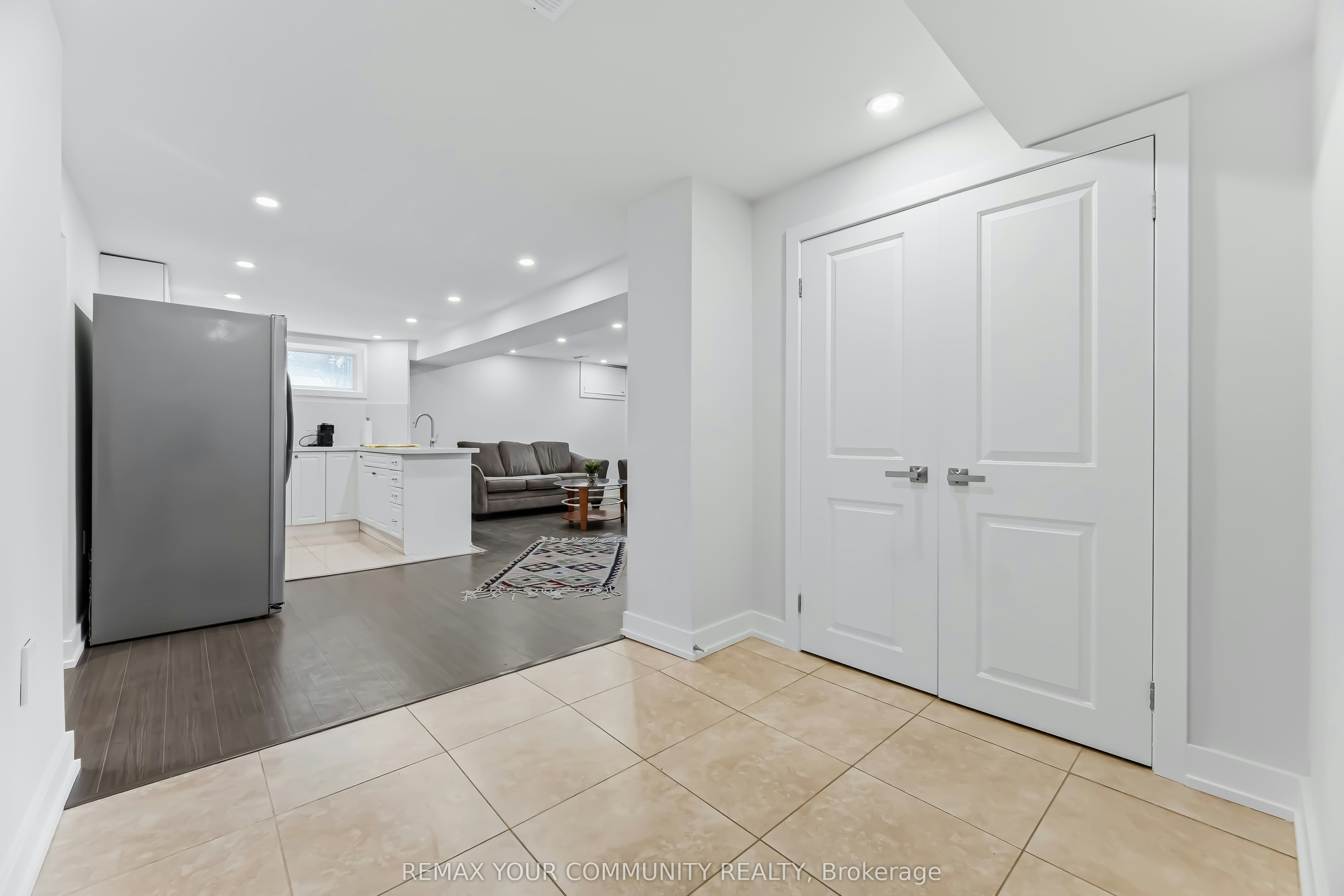 Lower-200 Goulding Avenue N, Toronto, ON, M2R 2P4 - 3