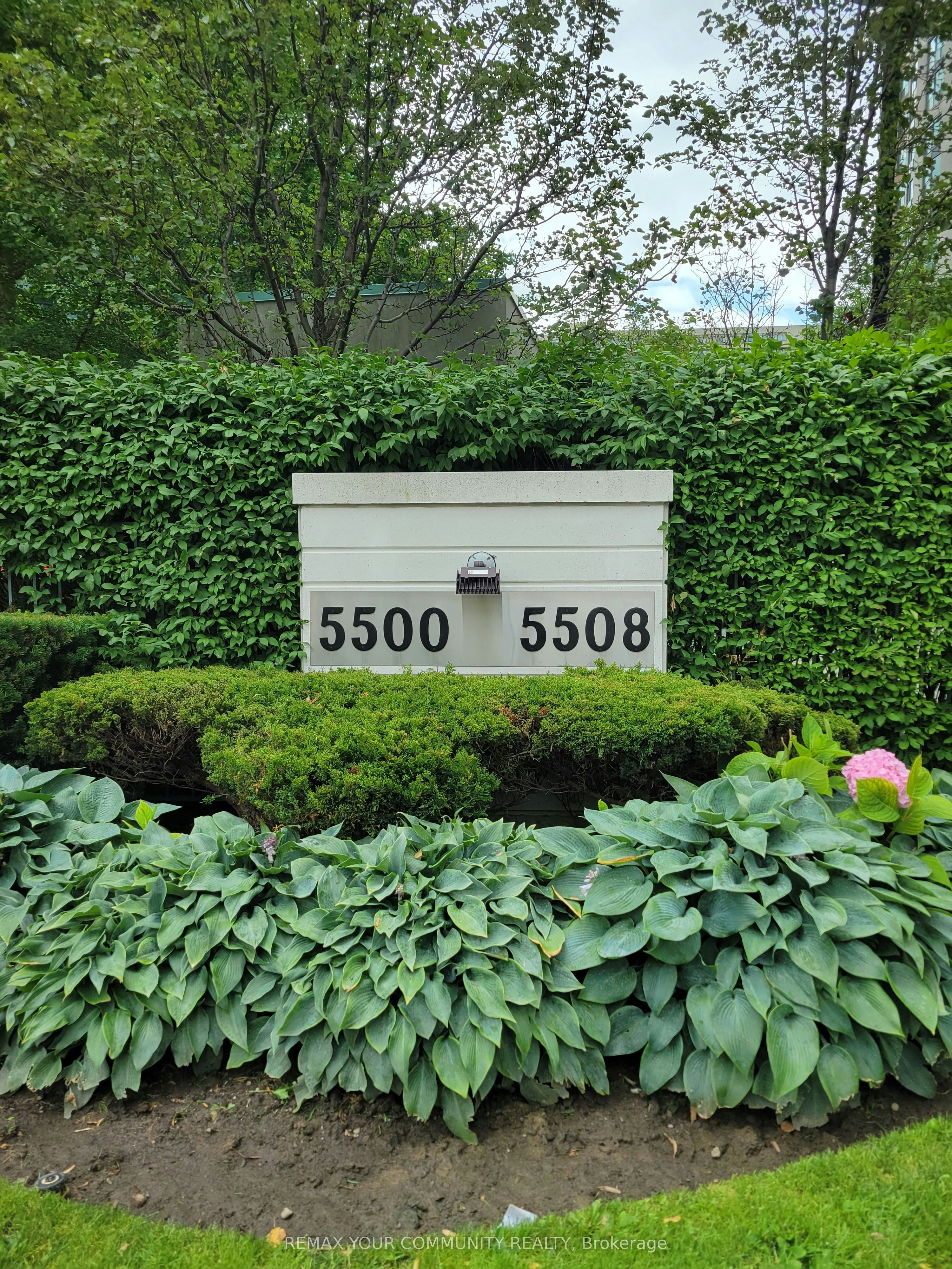209-5500 Yonge Street, Toronto, ON, M2N 7L1