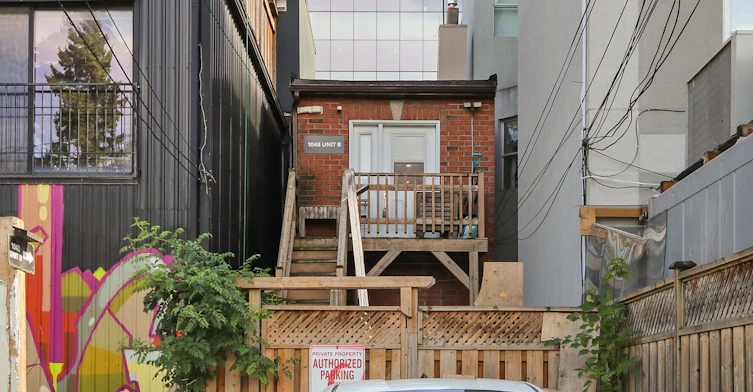 Upper-1048 Queen Street W, Toronto, ON, M6J 1H7 - 23