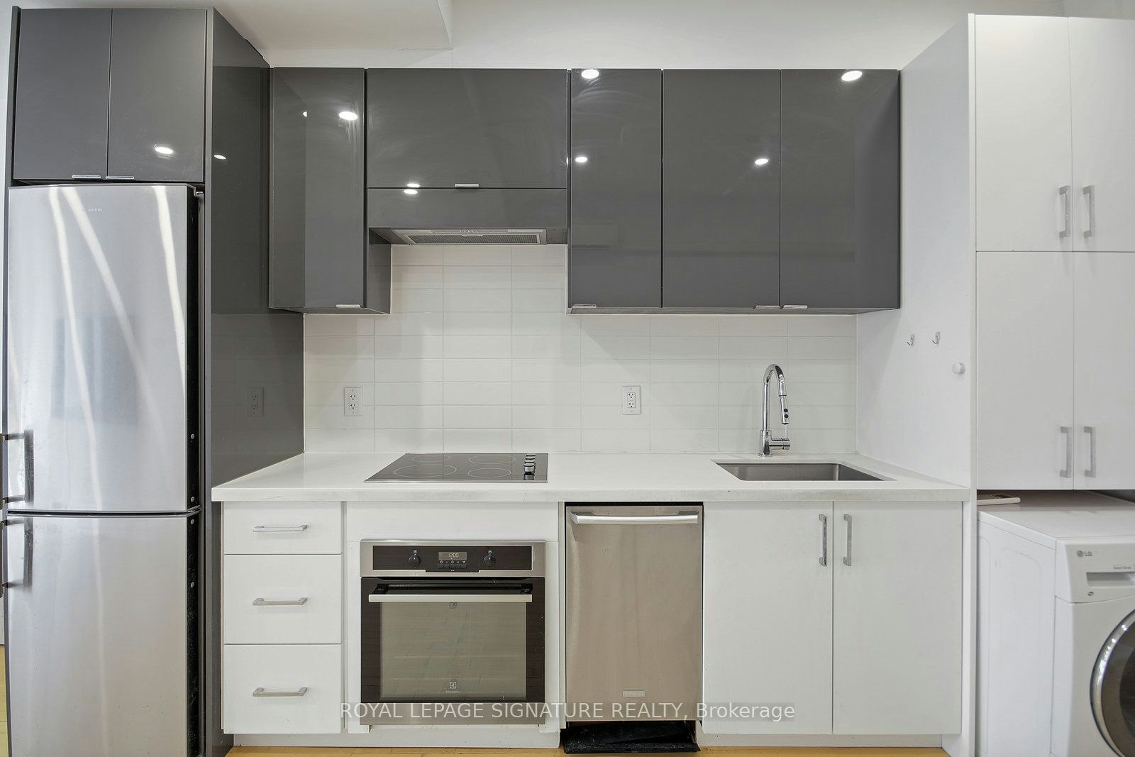 Upper-1048 Queen Street W, Toronto, ON, M6J 1H7 - 11