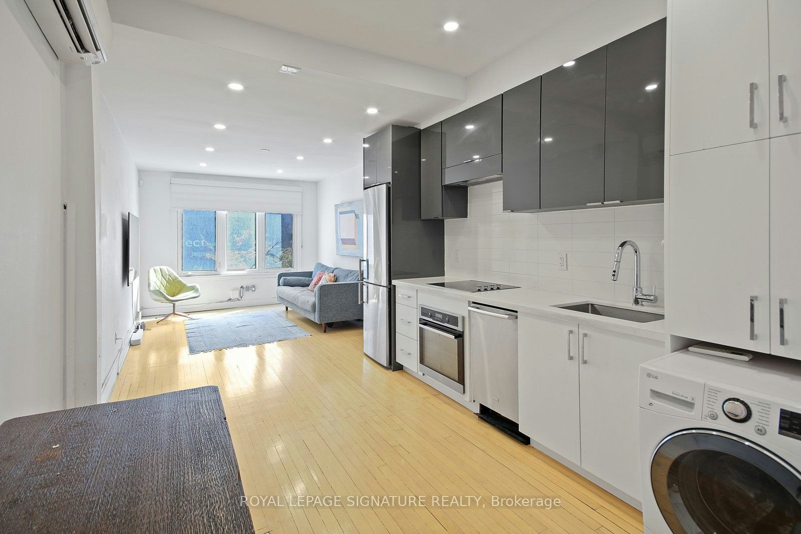 Upper-1048 Queen Street W, Toronto, ON, M6J 1H7 - 4