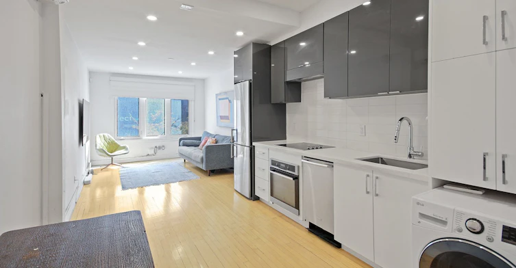Upper-1048 Queen Street W, Toronto, ON, M6J 1H7 - 4