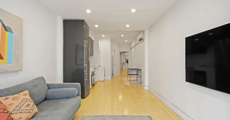 Upper-1048 Queen Street W, Toronto, ON, M6J 1H7 - 8