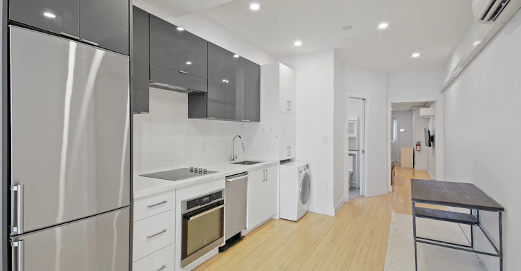 Upper-1048 Queen Street W, Toronto, ON, M6J 1H7 - 10