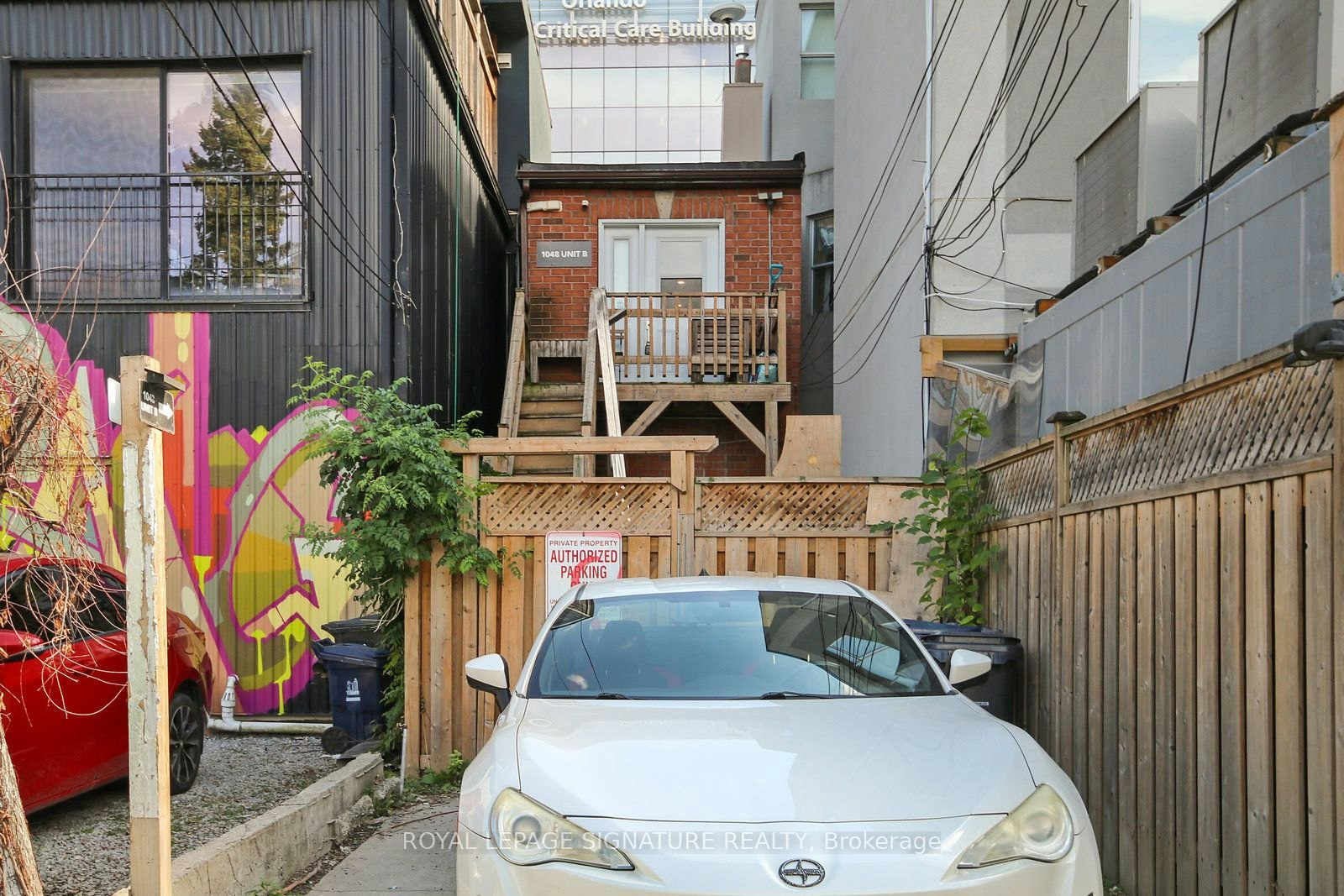 Upper-1048 Queen Street W, Toronto, ON, M6J 1H7 - 24