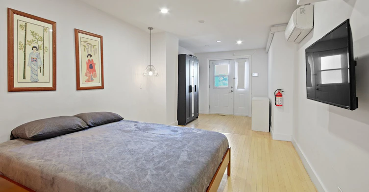 Upper-1048 Queen Street W, Toronto, ON, M6J 1H7 - 13