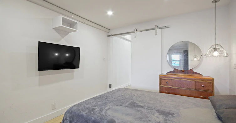 Upper-1048 Queen Street W, Toronto, ON, M6J 1H7 - 15