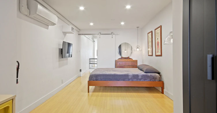 Upper-1048 Queen Street W, Toronto, ON, M6J 1H7 - 17