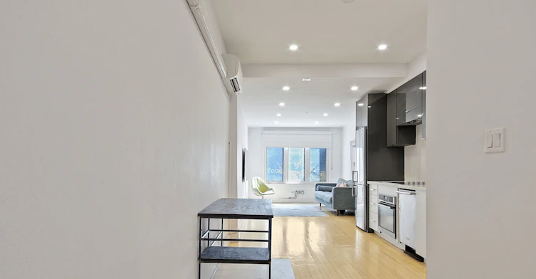 Upper-1048 Queen Street W, Toronto, ON, M6J 1H7 - 12