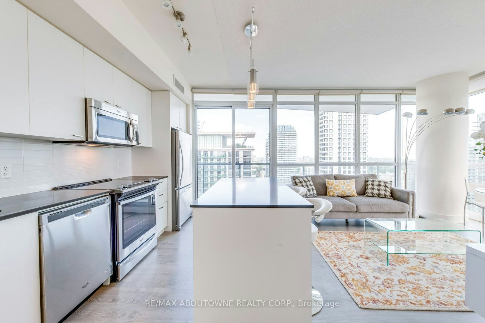 2810-30 Roehampton Avenue, Toronto, ON, M4P 1R2 - 6