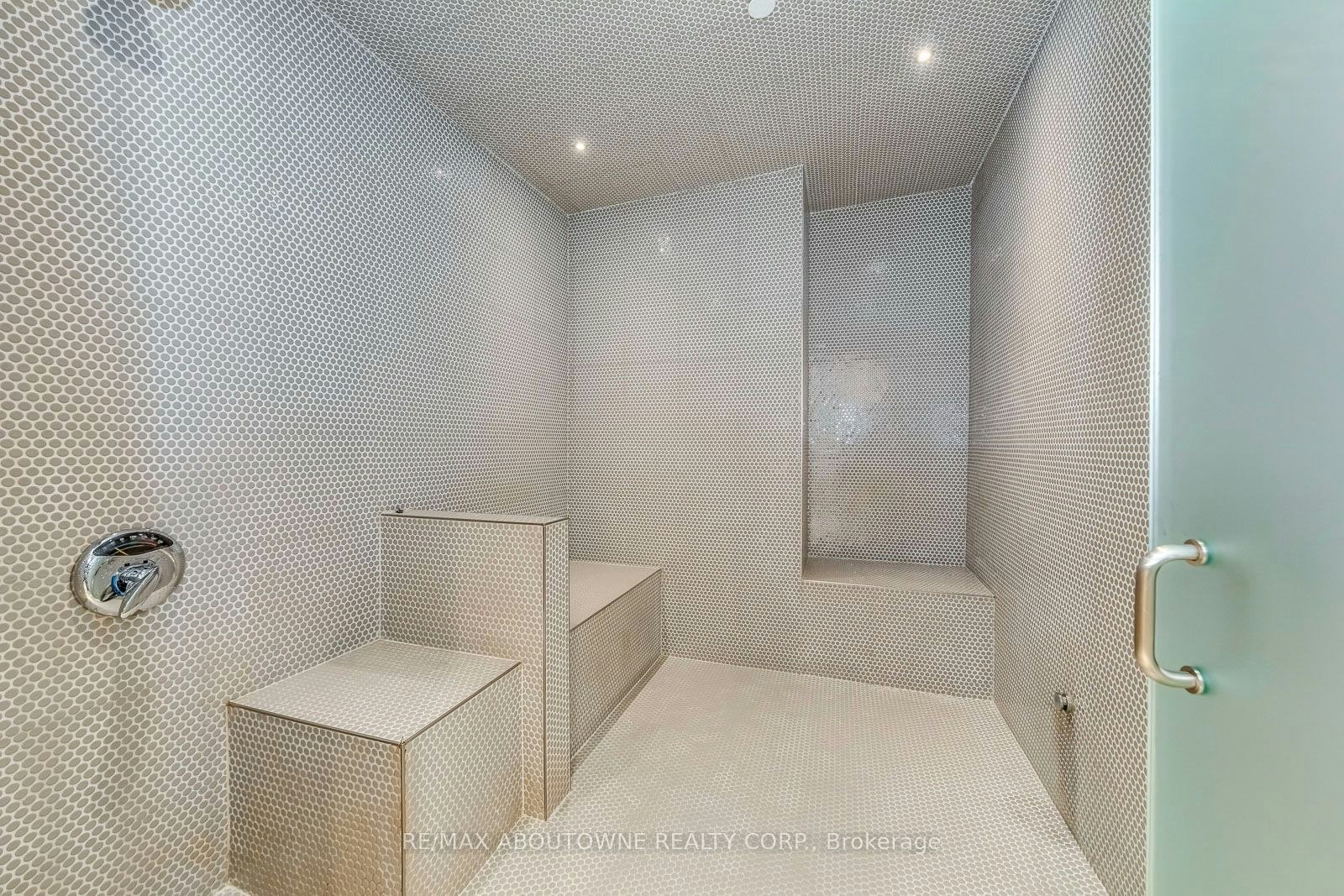 2810-30 Roehampton Avenue, Toronto, ON, M4P 1R2 - 31