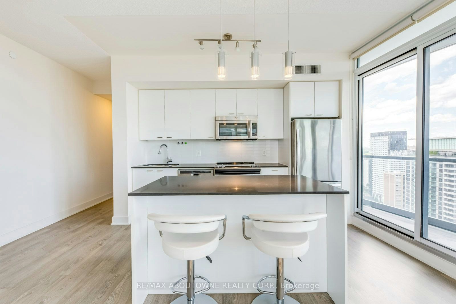 2810-30 Roehampton Avenue, Toronto, ON, M4P 1R2 - 10