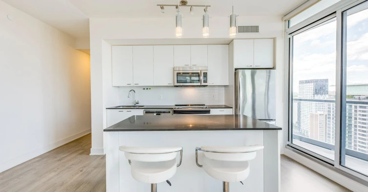 2810-30 Roehampton Avenue, Toronto, ON, M4P 1R2 - 10