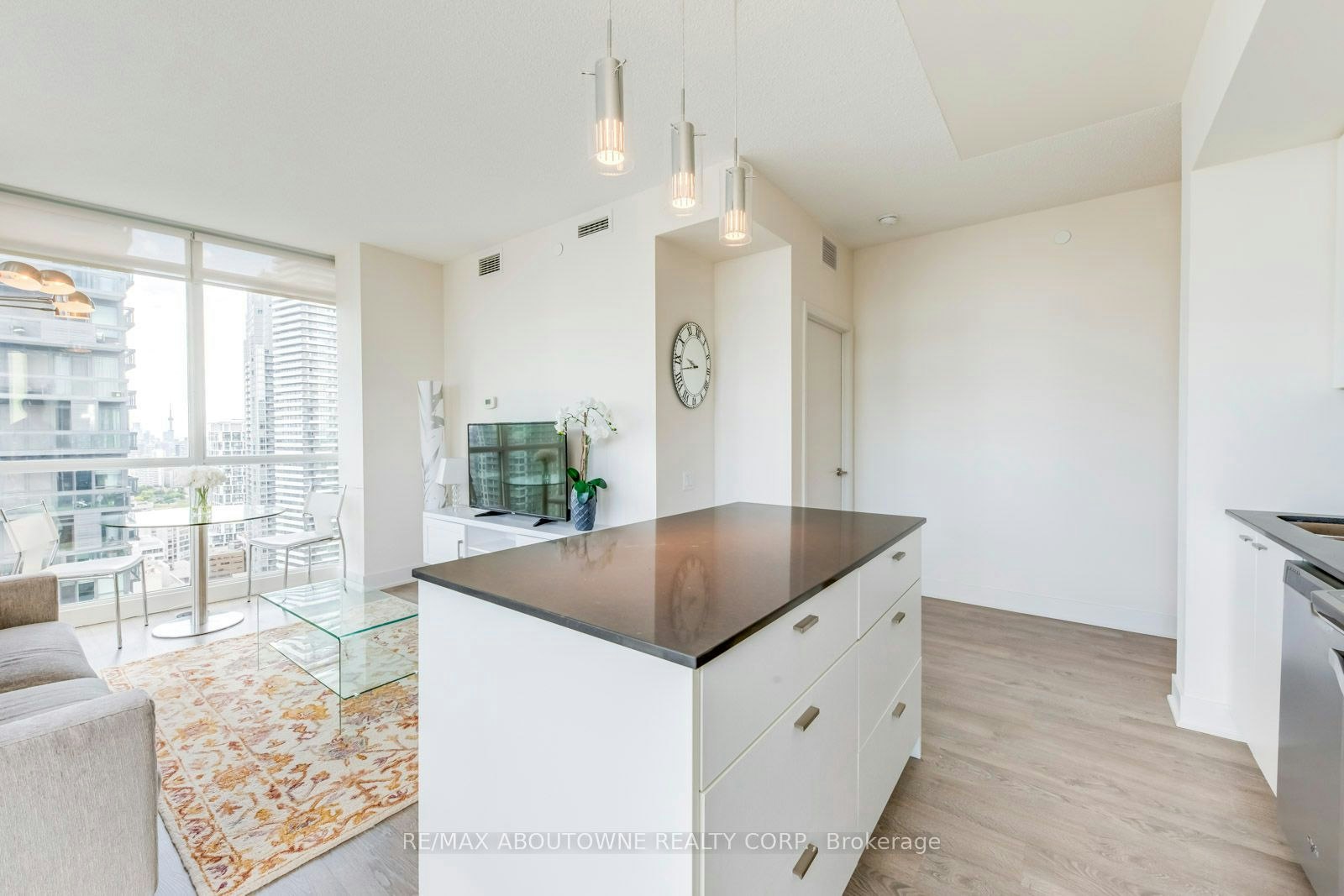 2810-30 Roehampton Avenue, Toronto, ON, M4P 1R2 - 9