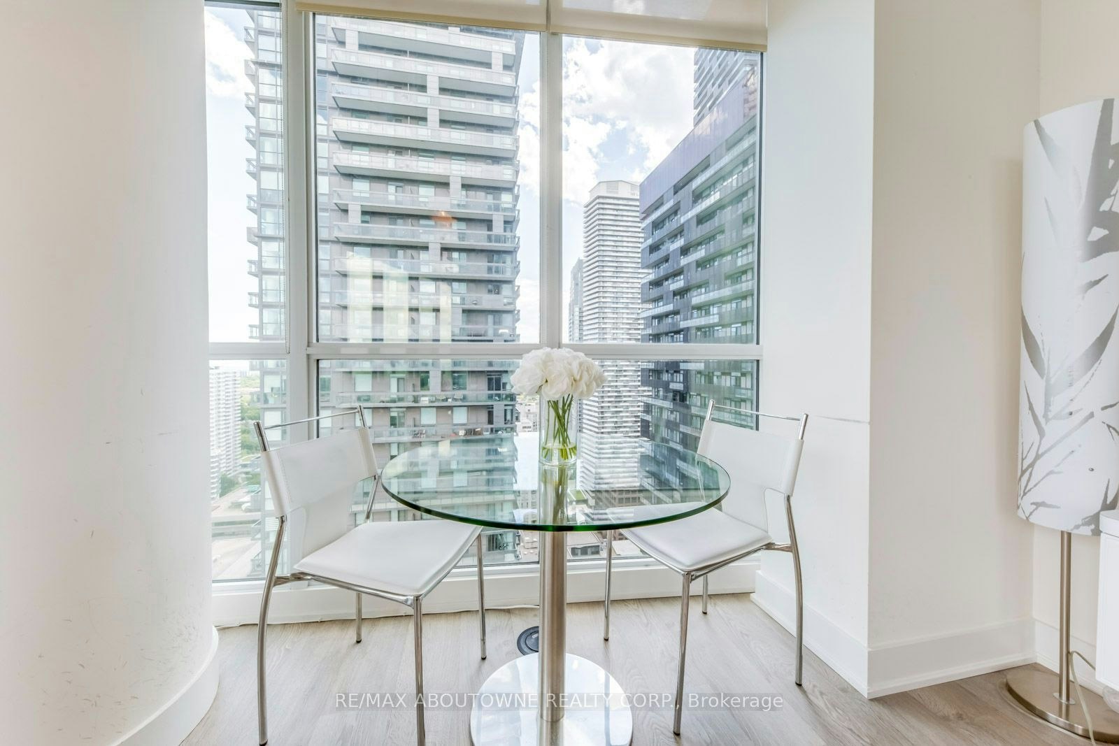 2810-30 Roehampton Avenue, Toronto, ON, M4P 1R2 - 17