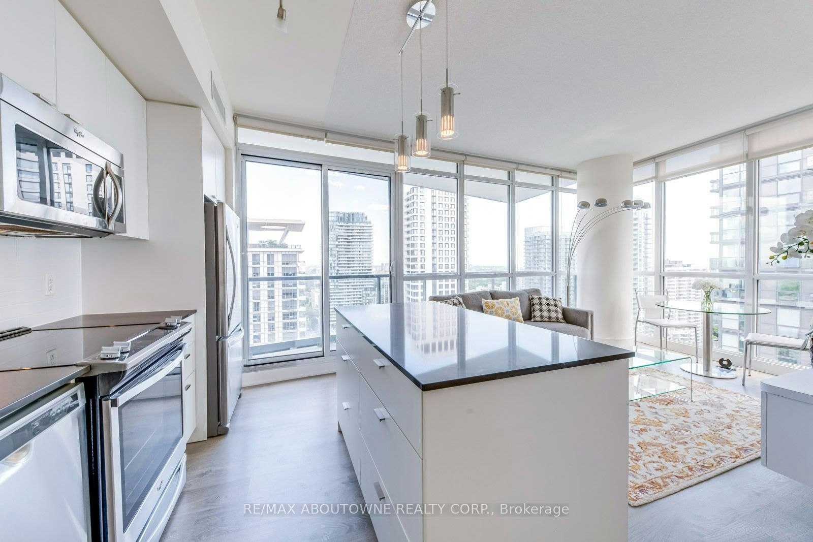 2810-30 Roehampton Avenue, Toronto, ON, M4P 1R2 - 5