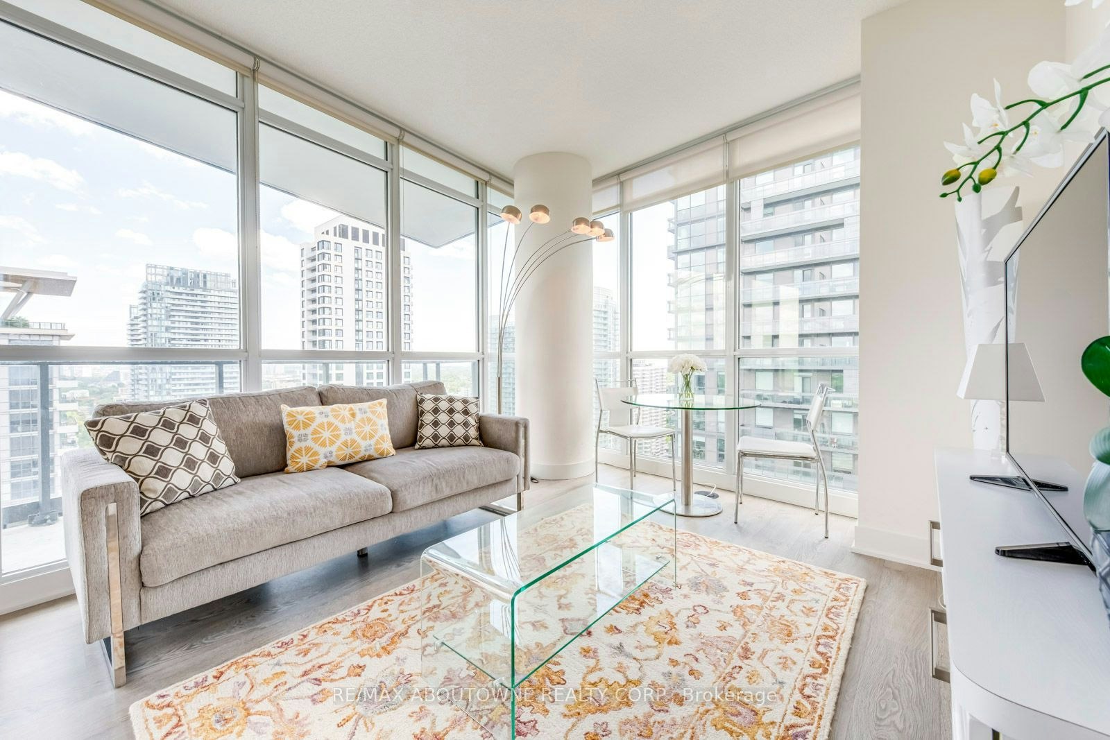 2810-30 Roehampton Avenue, Toronto, ON, M4P 1R2 - 13