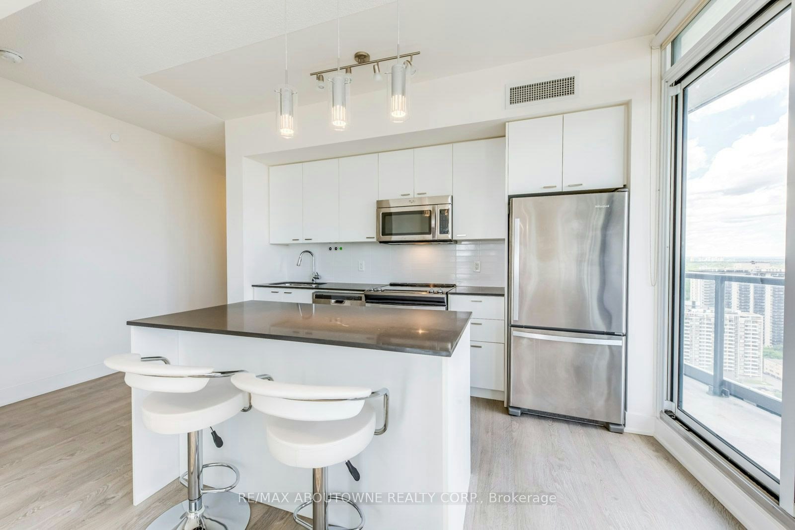 2810-30 Roehampton Avenue, Toronto, ON, M4P 1R2 - 11