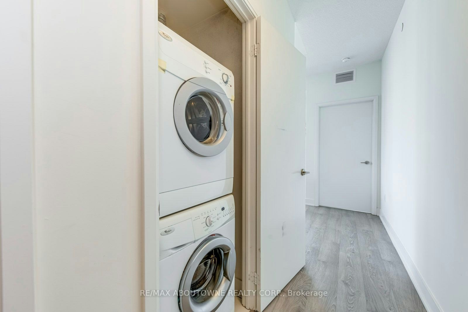 2810-30 Roehampton Avenue, Toronto, ON, M4P 1R2 - 24