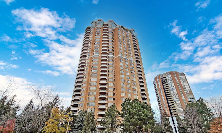 310-89 Skymark Drive