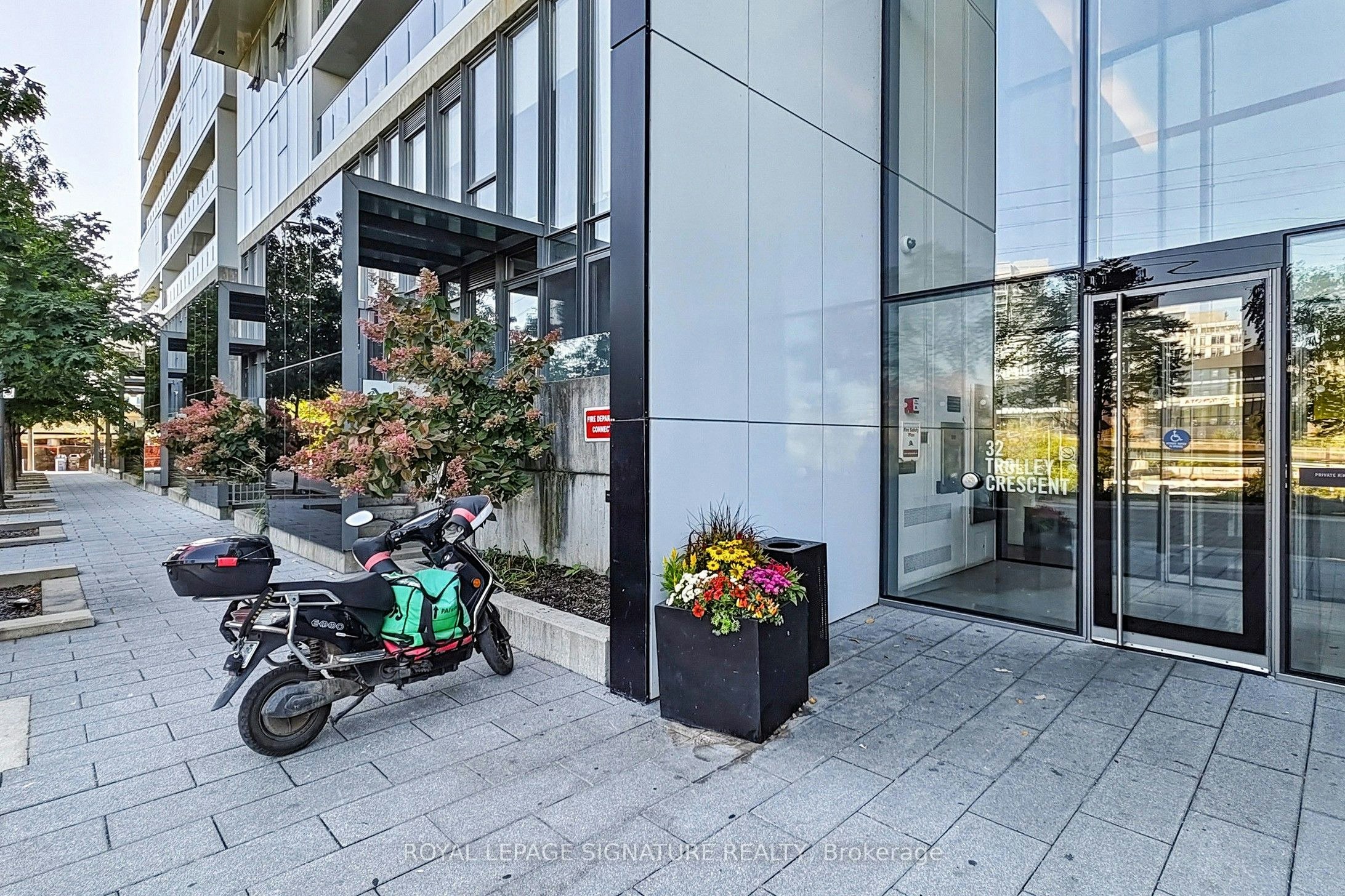 414-32 Trolley Crescent, Toronto, ON, M5A 0E8 - 3