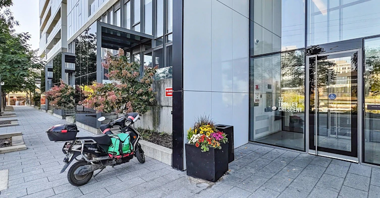 414-32 Trolley Crescent, Toronto, ON, M5A 0E8 - 3
