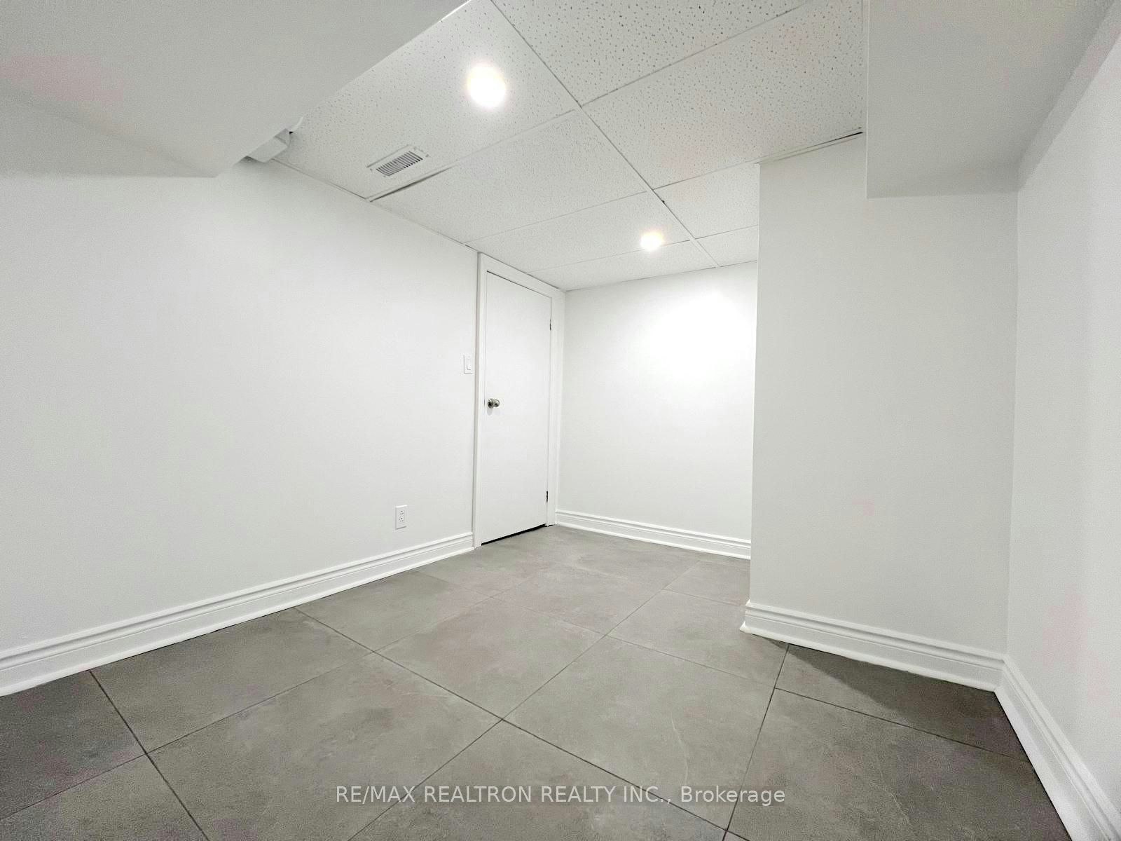 BSMT-210 Shaw Street, Toronto, ON, M6J 2W8 - 14