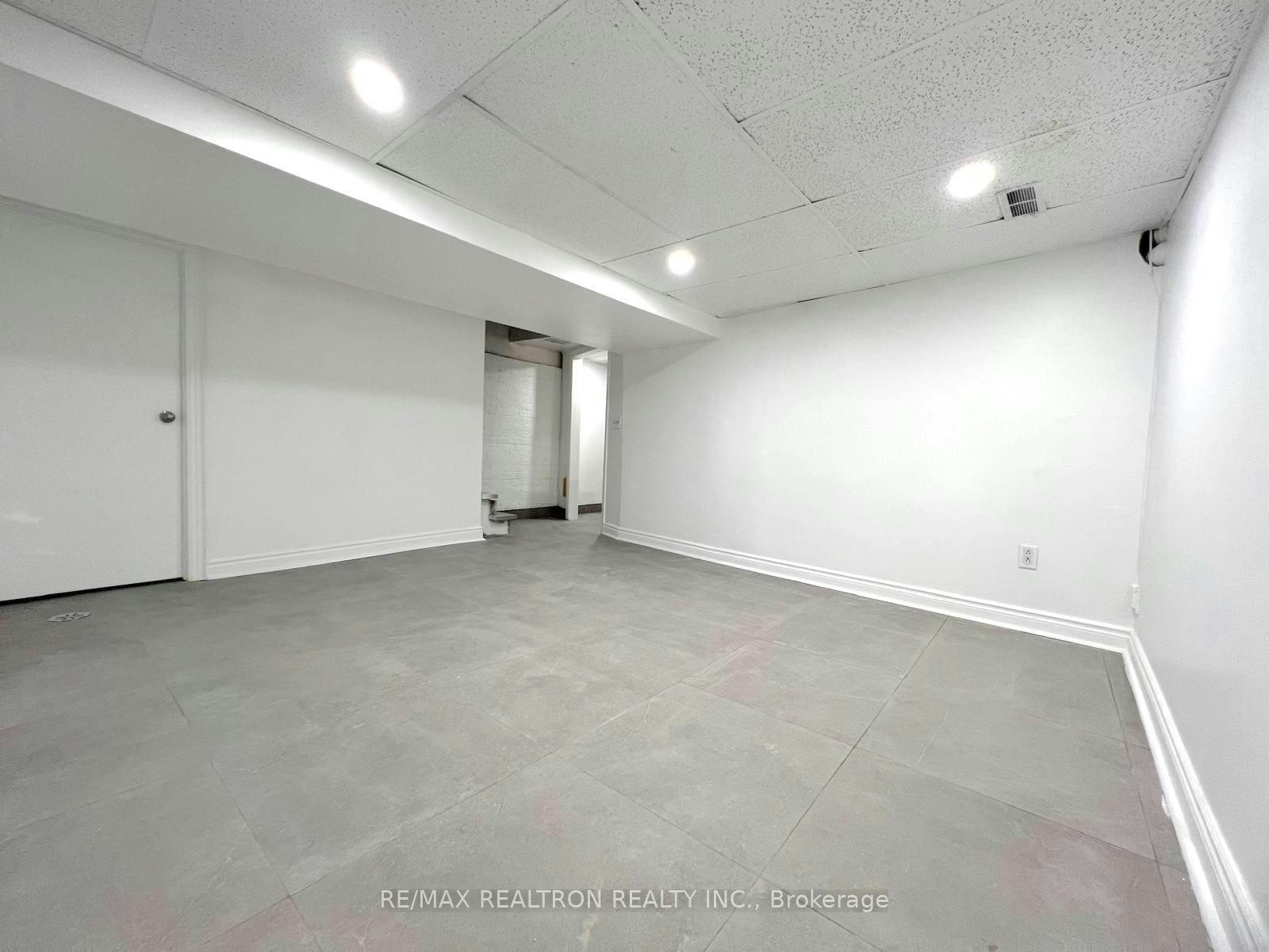 BSMT-210 Shaw Street, Toronto, ON, M6J 2W8 - 4