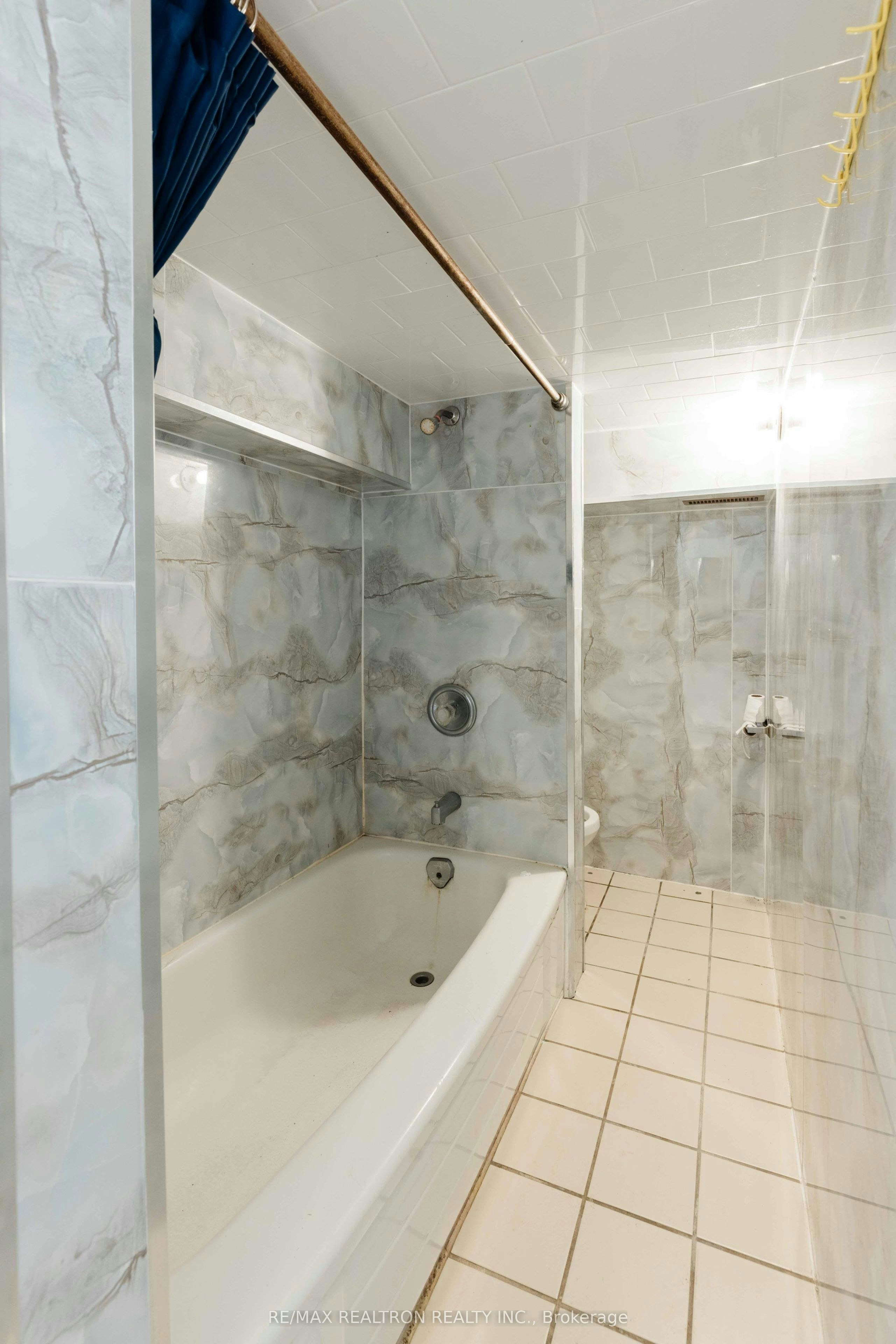 BSMT-210 Shaw Street, Toronto, ON, M6J 2W8 - 19