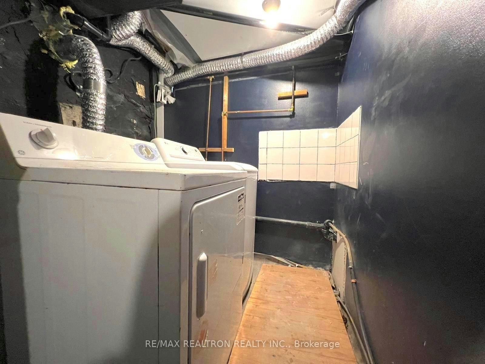 BSMT-210 Shaw Street, Toronto, ON, M6J 2W8 - 23