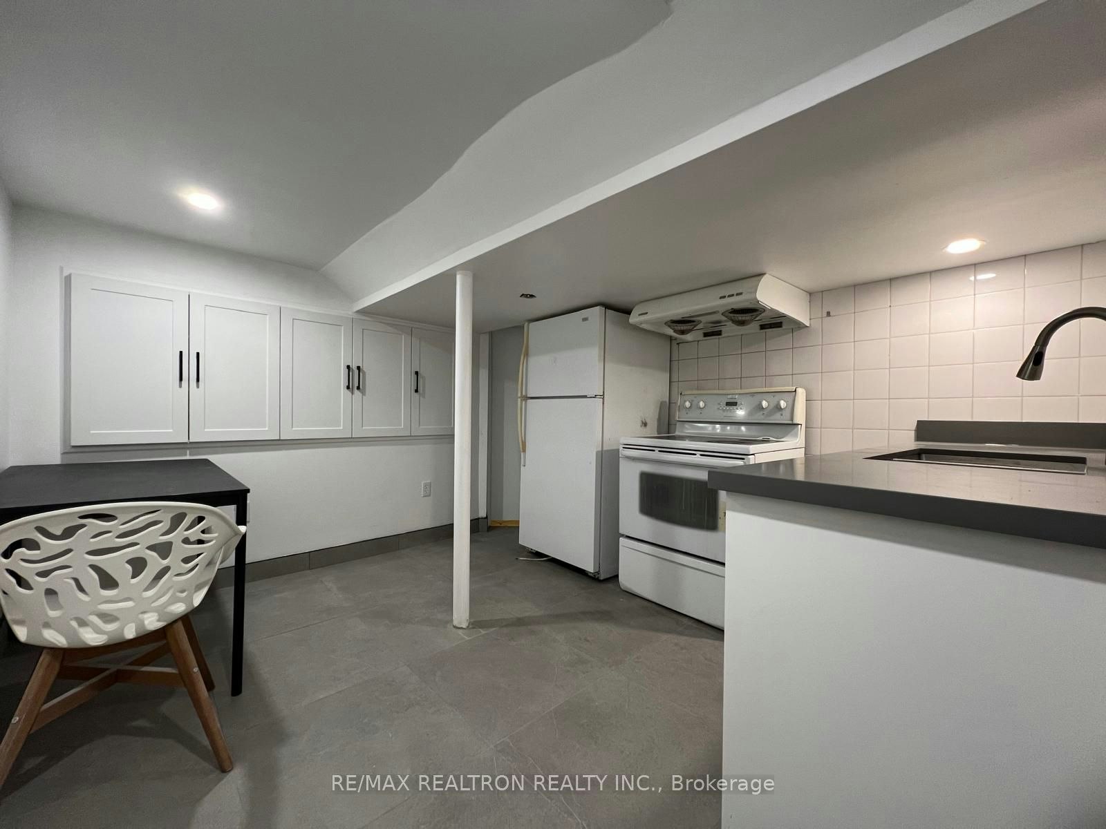 BSMT-210 Shaw Street, Toronto, ON, M6J 2W8 - 8