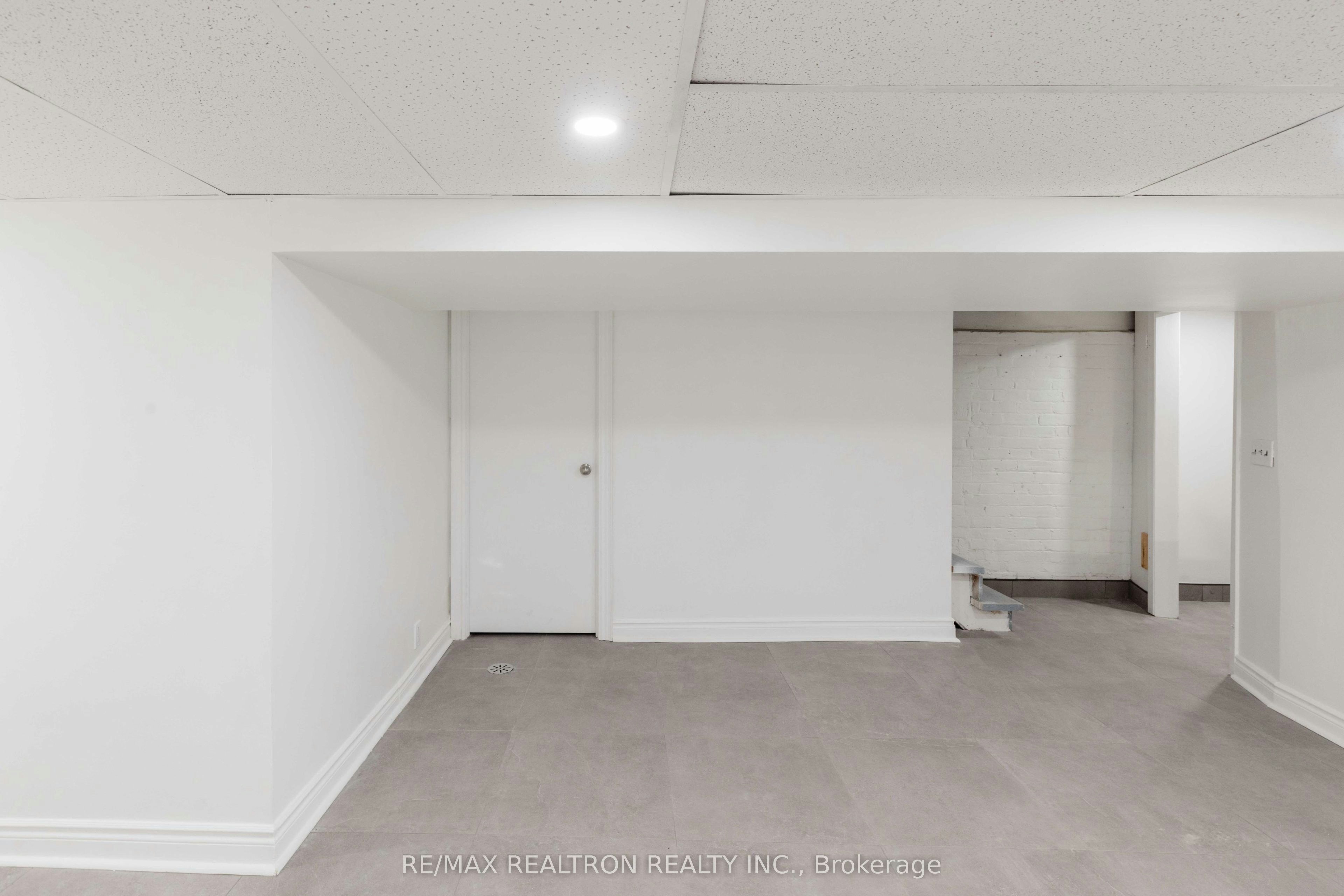 BSMT-210 Shaw Street, Toronto, ON, M6J 2W8 - 5
