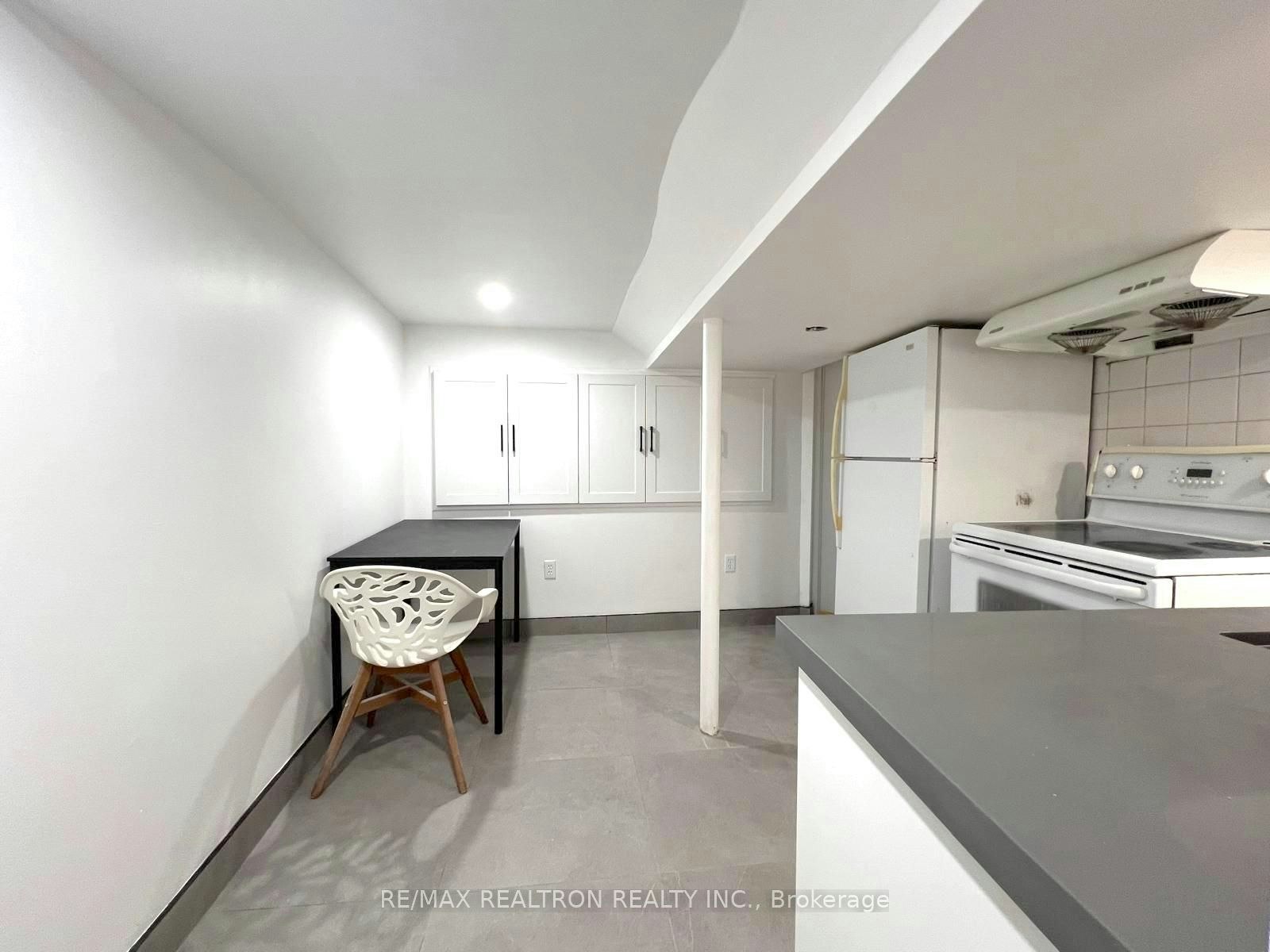 BSMT-210 Shaw Street, Toronto, ON, M6J 2W8 - 9
