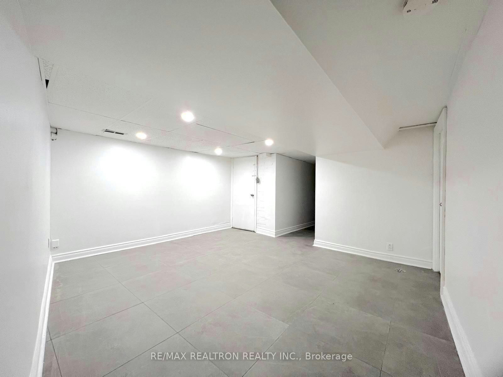 BSMT-210 Shaw Street, Toronto, ON, M6J 2W8 - 7