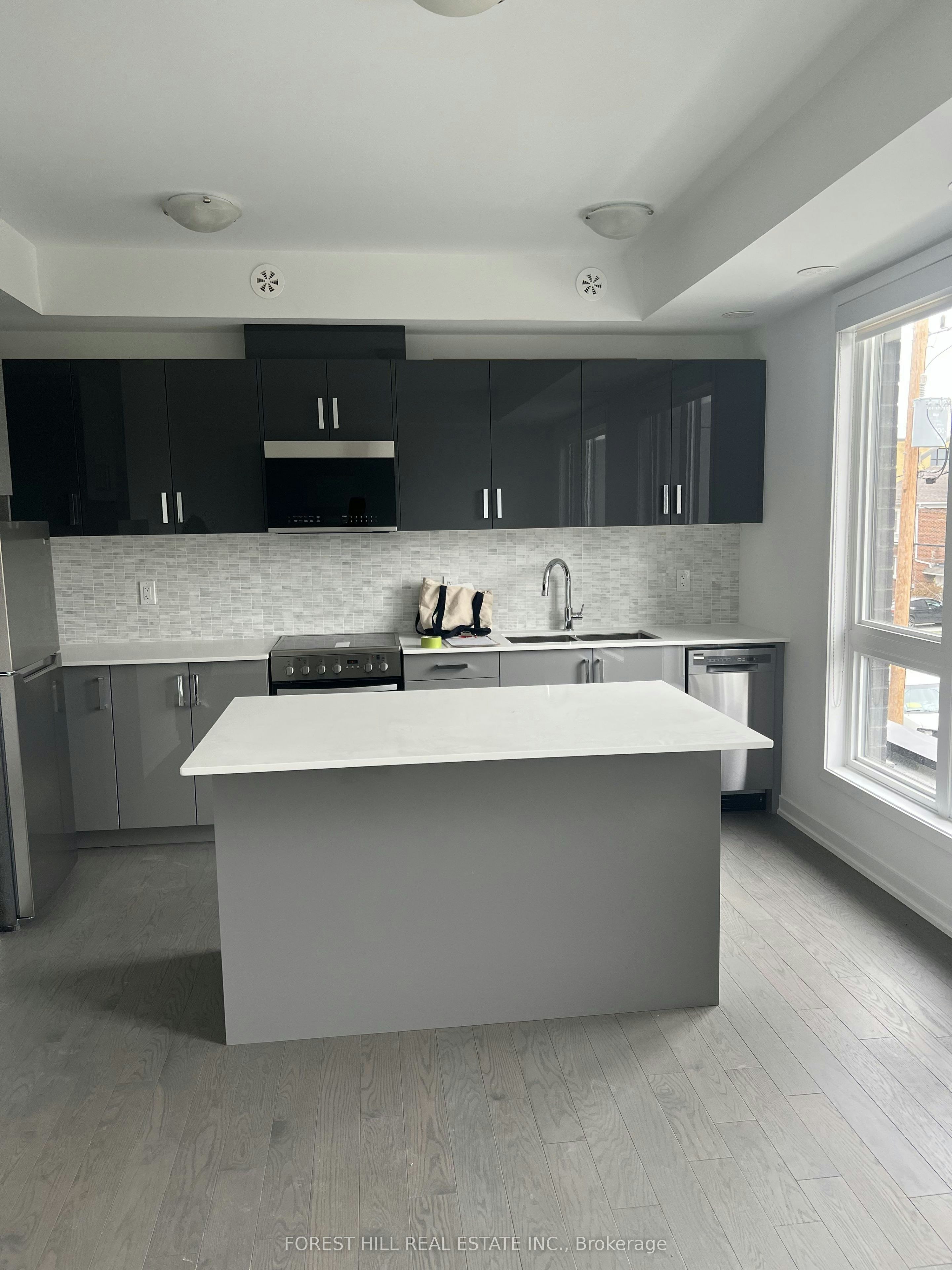 7-14 Marquette Avenue, Toronto, ON, M6A 0E1 - 3