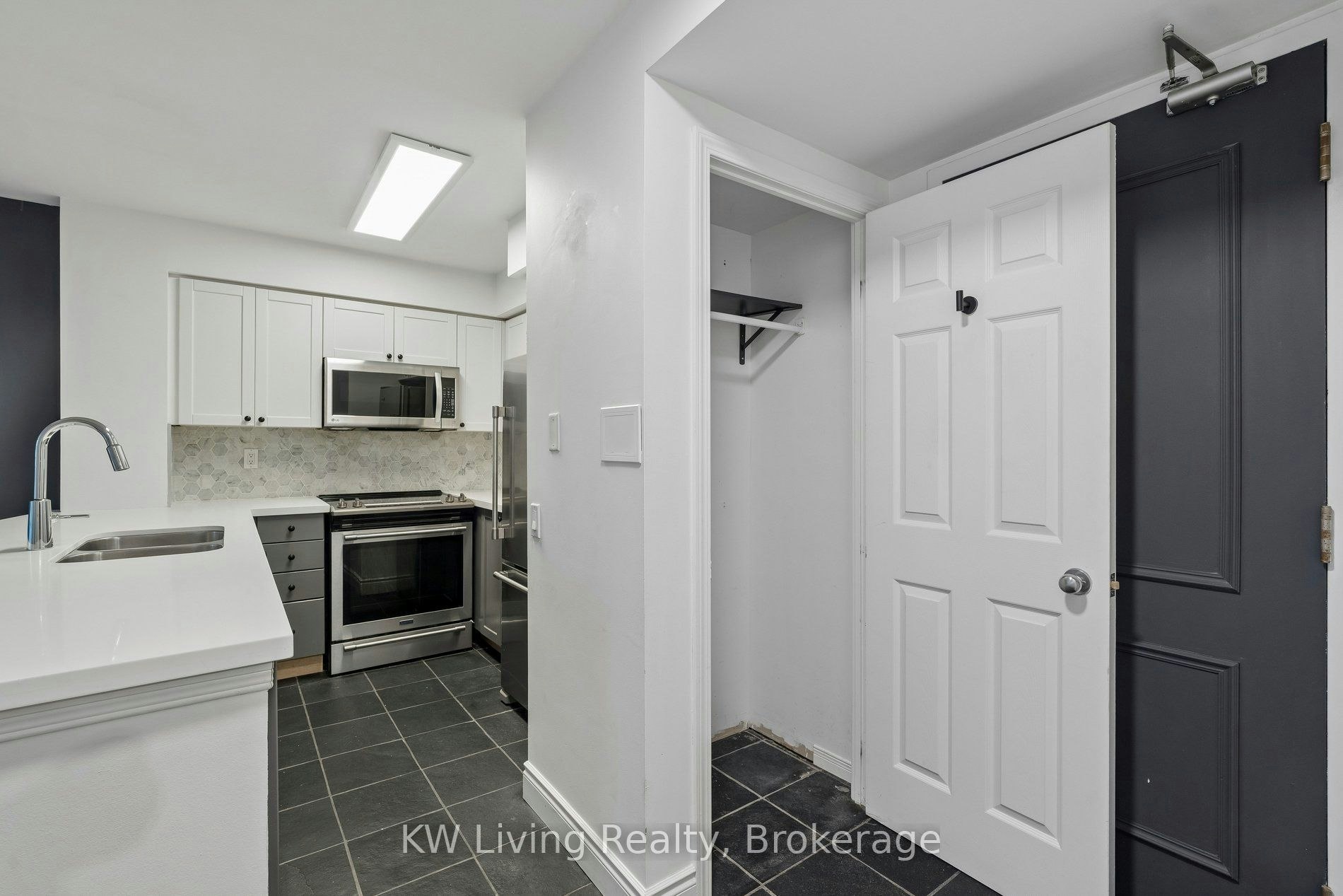 707-388 Bloor Street E, Toronto, ON, M4W 3W9 - 3