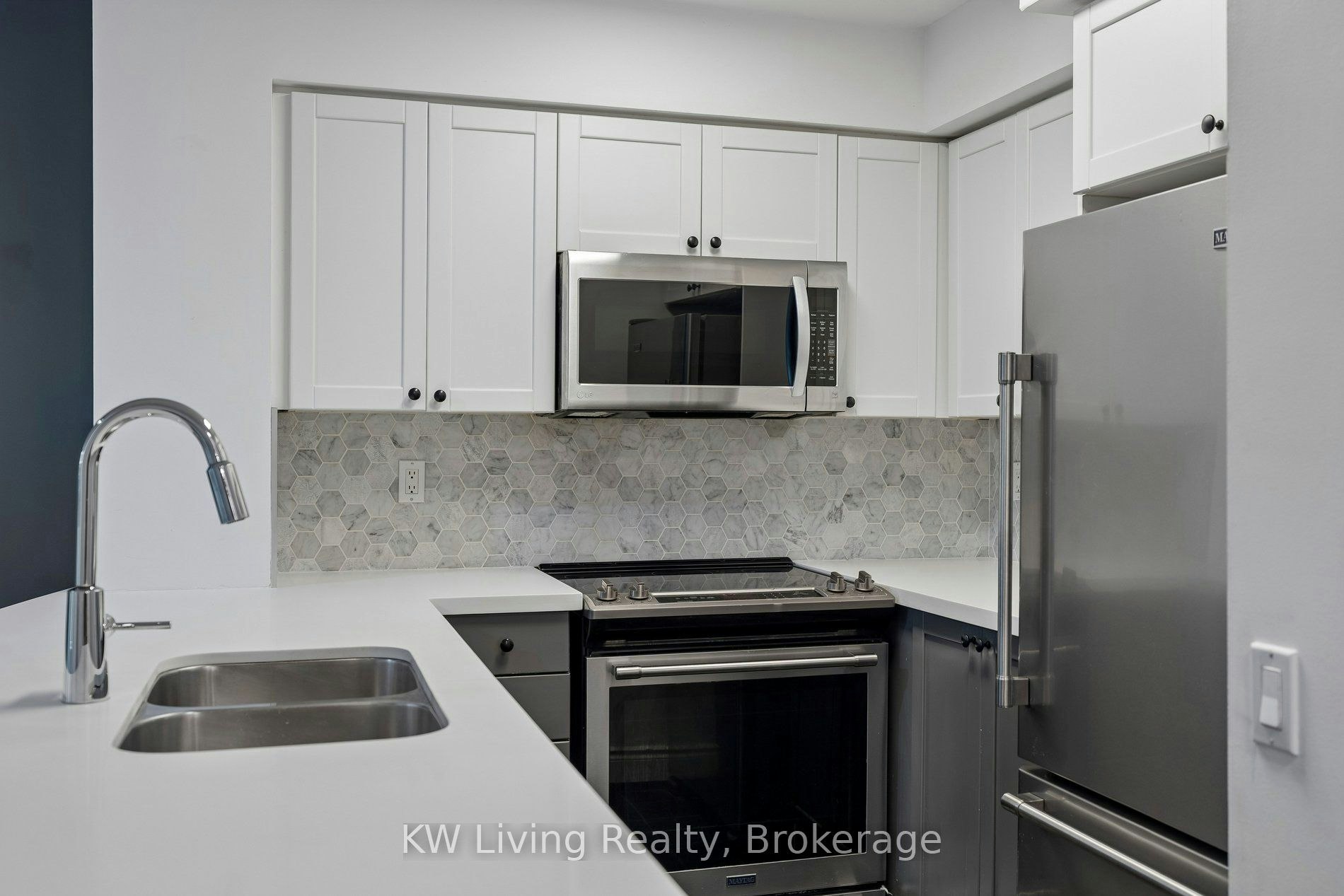 707-388 Bloor Street E, Toronto, ON, M4W 3W9 - 8