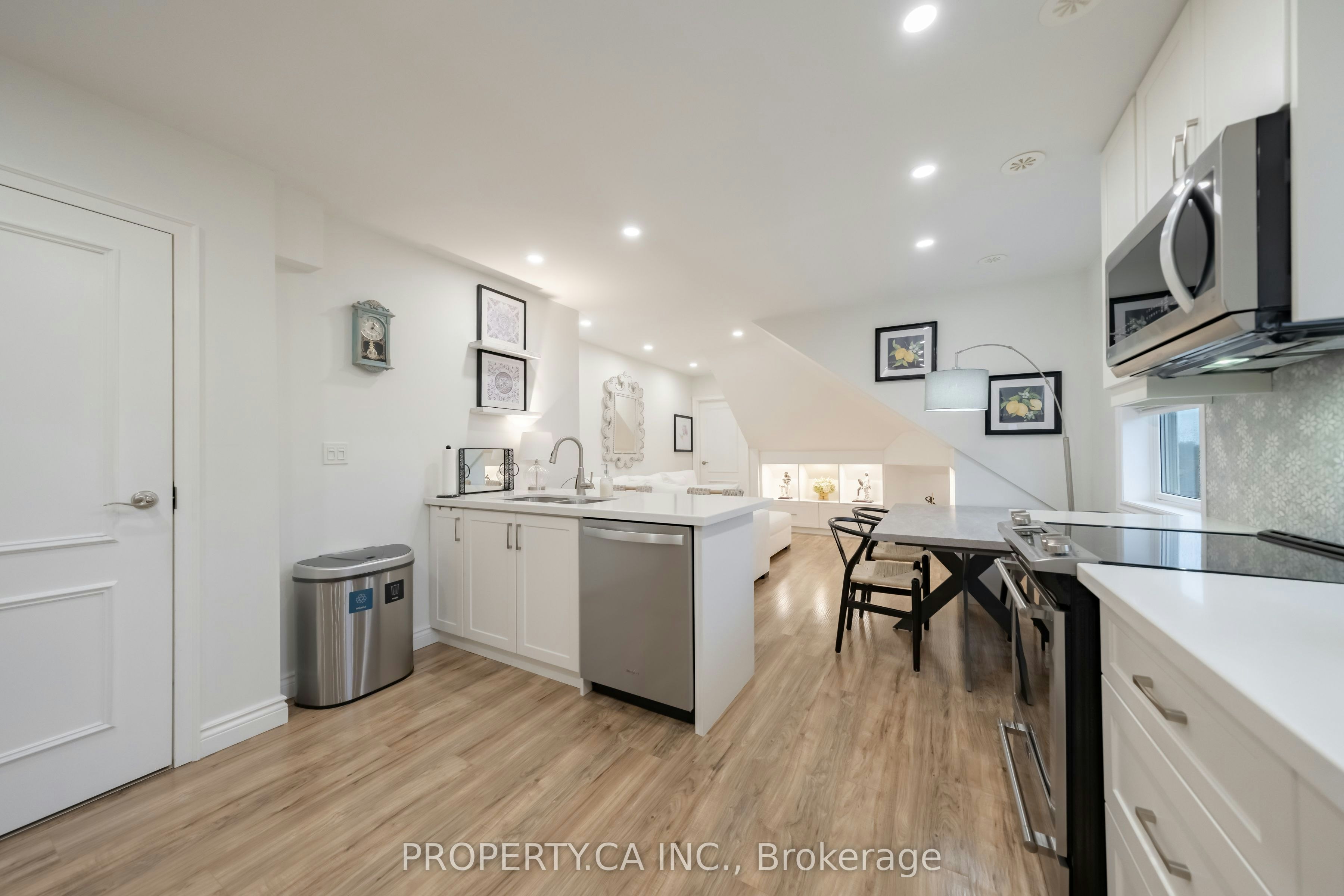 8-963 Avenue Road, Toronto, ON, M5P 2K9 - 3