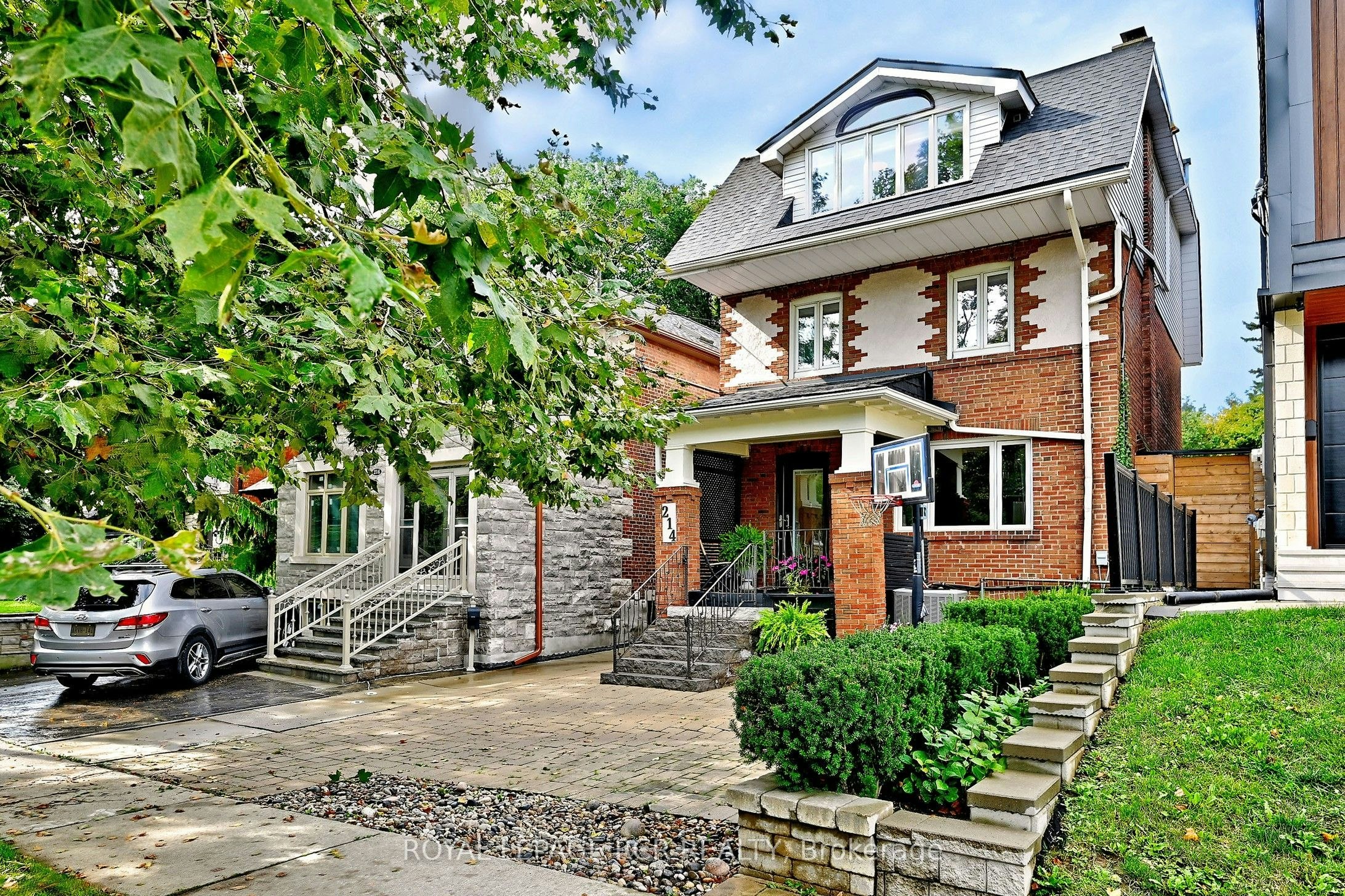 214 Briar Hill Avenue, Toronto, ON, M4R 1J2