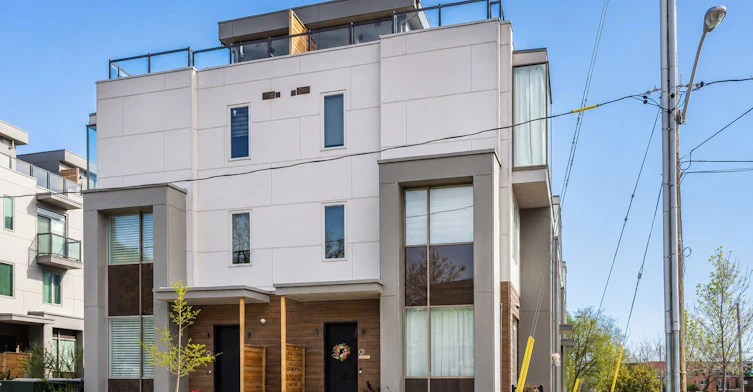 1-17 Greenbriar Road, Toronto, ON, M2K 0G7