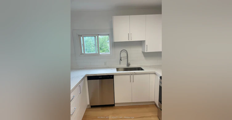 2nd Floor-734 Manning Avenue, Toronto, ON, M6G 2W4 - 5