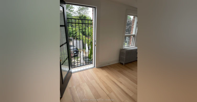 2nd Floor-734 Manning Avenue, Toronto, ON, M6G 2W4 - 11
