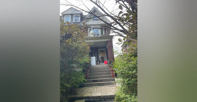 2nd Floor-734 Manning Avenue, Toronto, ON, M6G 2W4